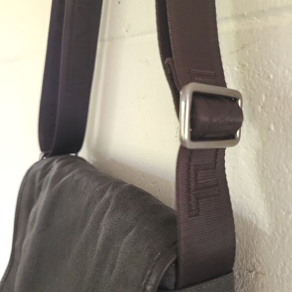 Tumi Mini Messenger / Cross Body Bag Gray Brown Trim EXCELLENT CONDITION! 10x8 - Picture 10 of 16